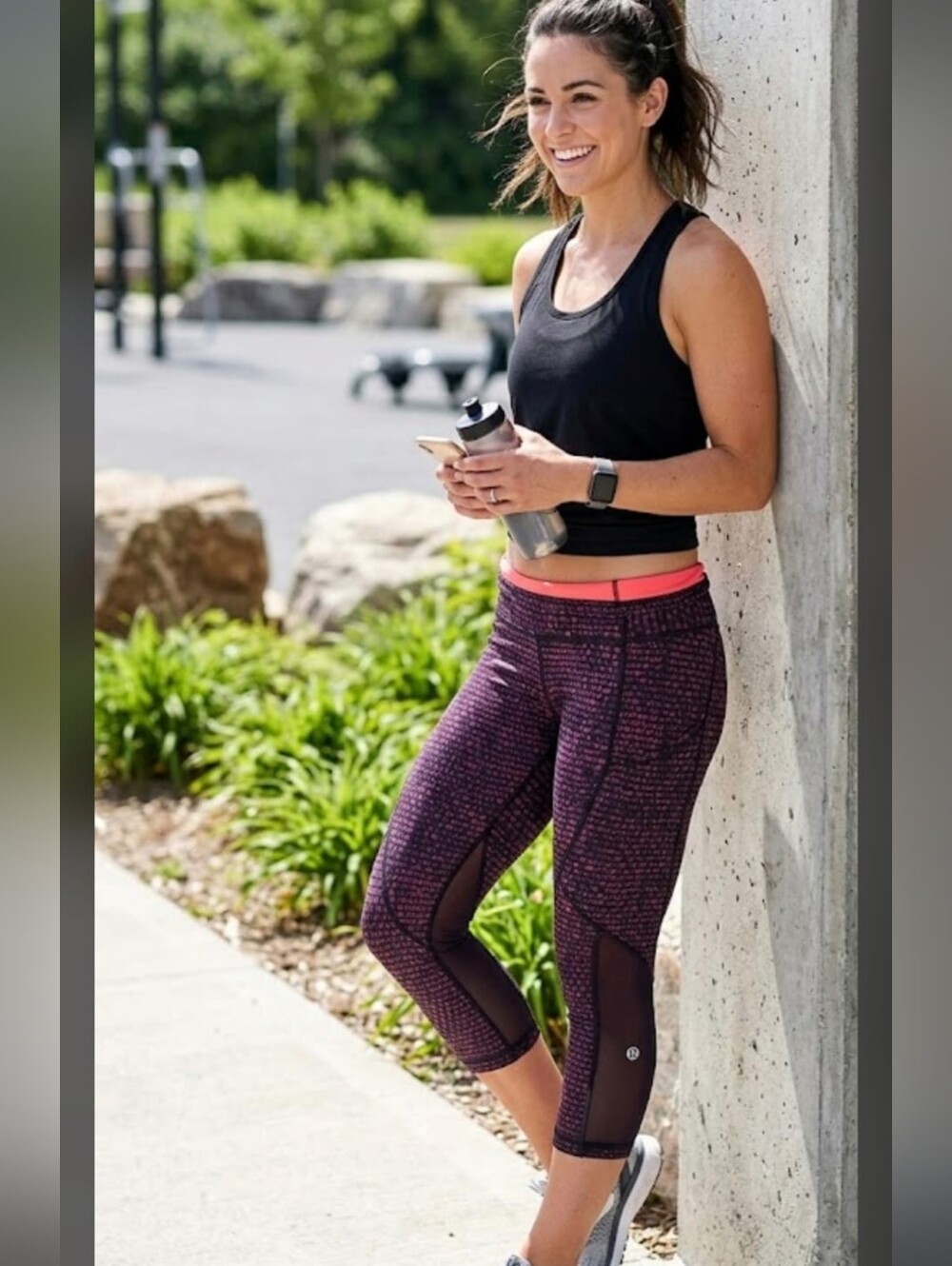 Lululemon Printed Mesh Capri Crop Leggings Size 8 / Medium Pink Black